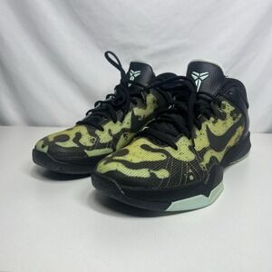2012 NIKE KOBE  7 Poison Dart Frog Men 10.5 Mint Candy Black Sneakers 488371-300
